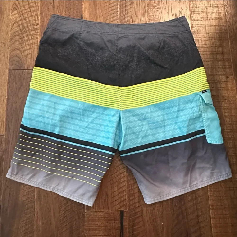 O’Neill Lennox board shorts size 38